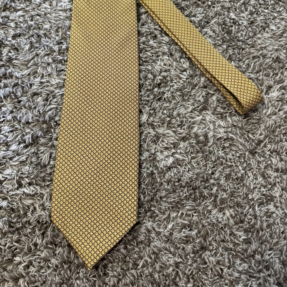 Di Moggio Tie 100% Silk Yellow Geometric Necktie EUC Handmade In Korea